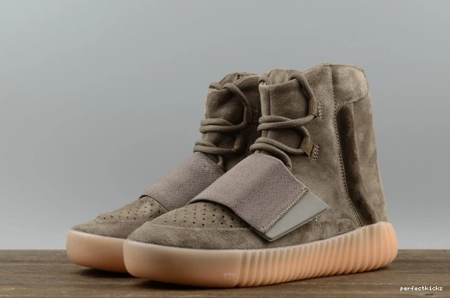 750 Yeezy adidas Brown BY2456 Boost Light 0722